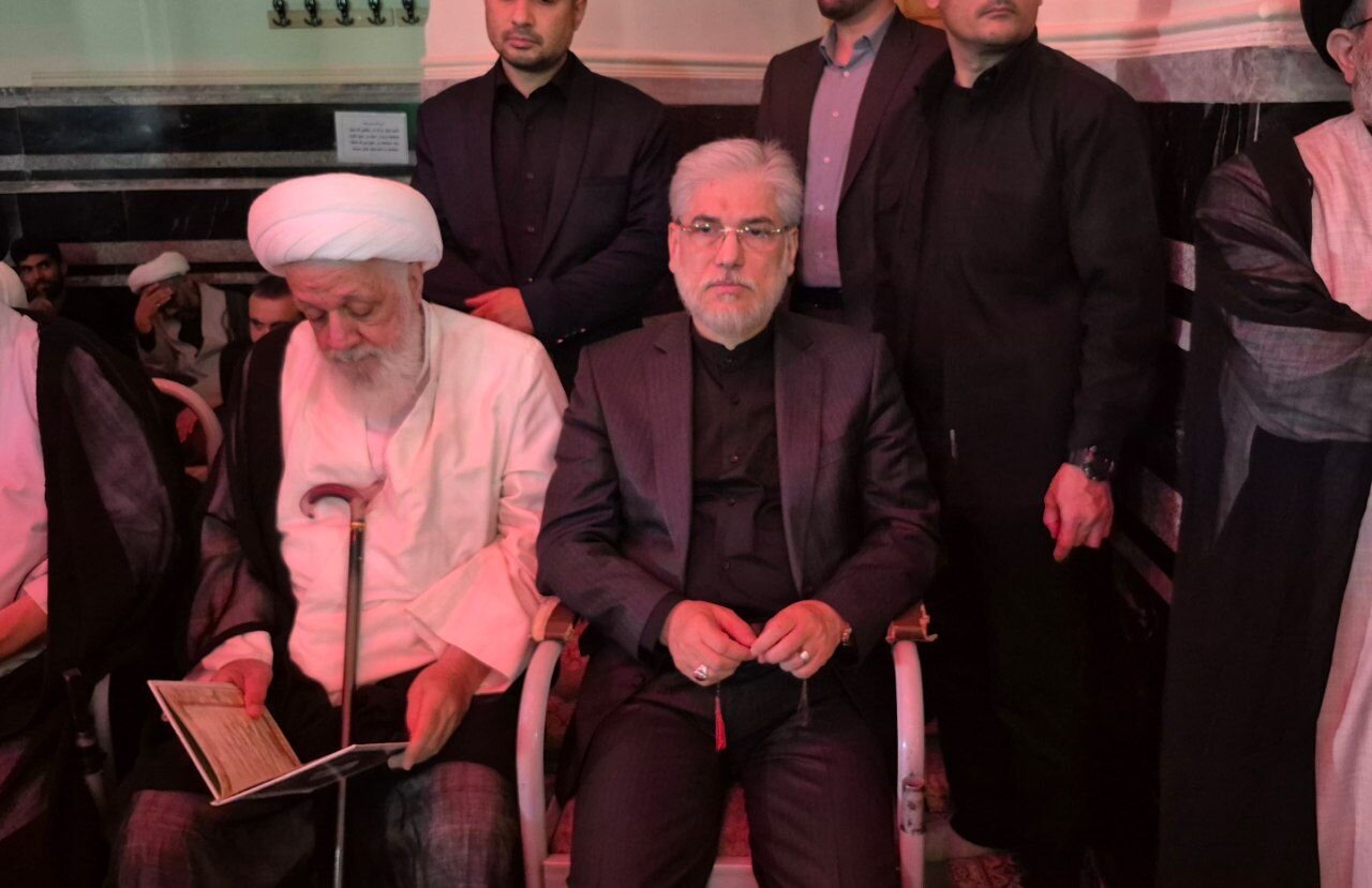 حضور وزیر علوم در مراسم تشییع آیتالله شبیری زنجانی
