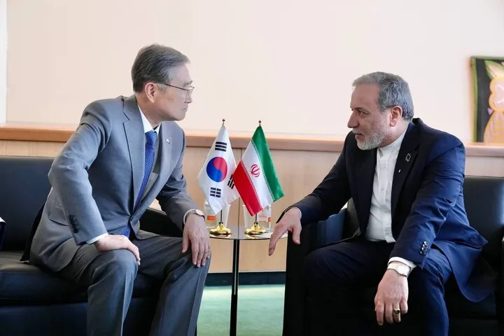 ترامپ: درباره ایران با رئیسجمهور چین گفتوگو خواهم کرد/ دیدار و گفتوگوی عراقچی با وزیر خارجه پاکستان/ عراقچی: ایران شرایط و مولفههای منطقی برای پیشبرد دیپلماسی را به طرف آمریکایی منعکس کرده