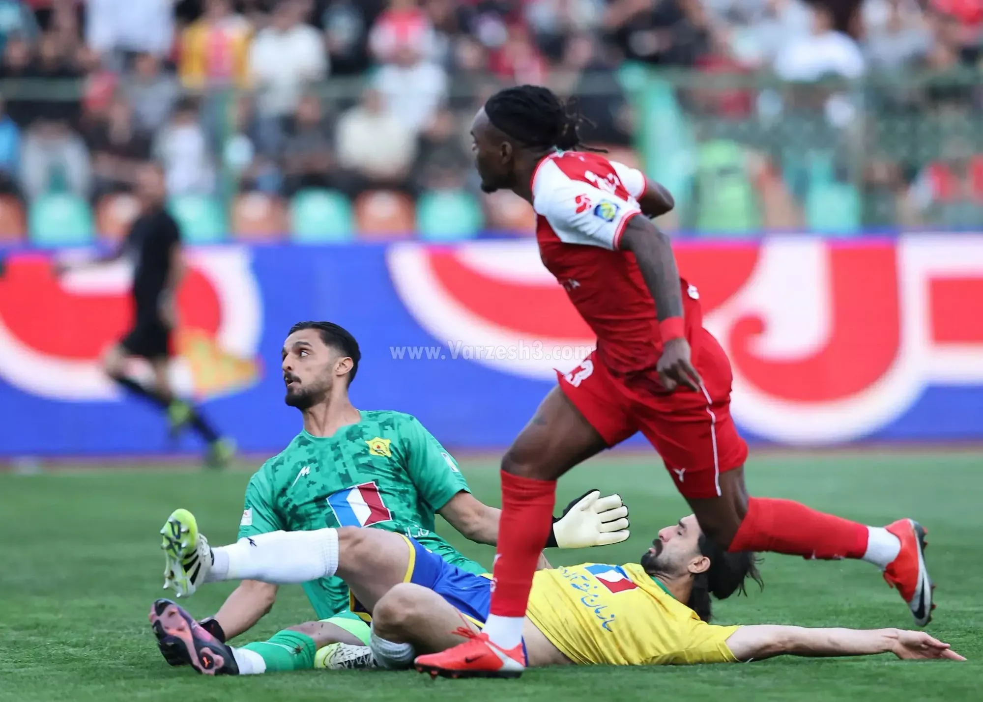 گزارش زنده: پرسپولیس 1 – صنعت نفت 0