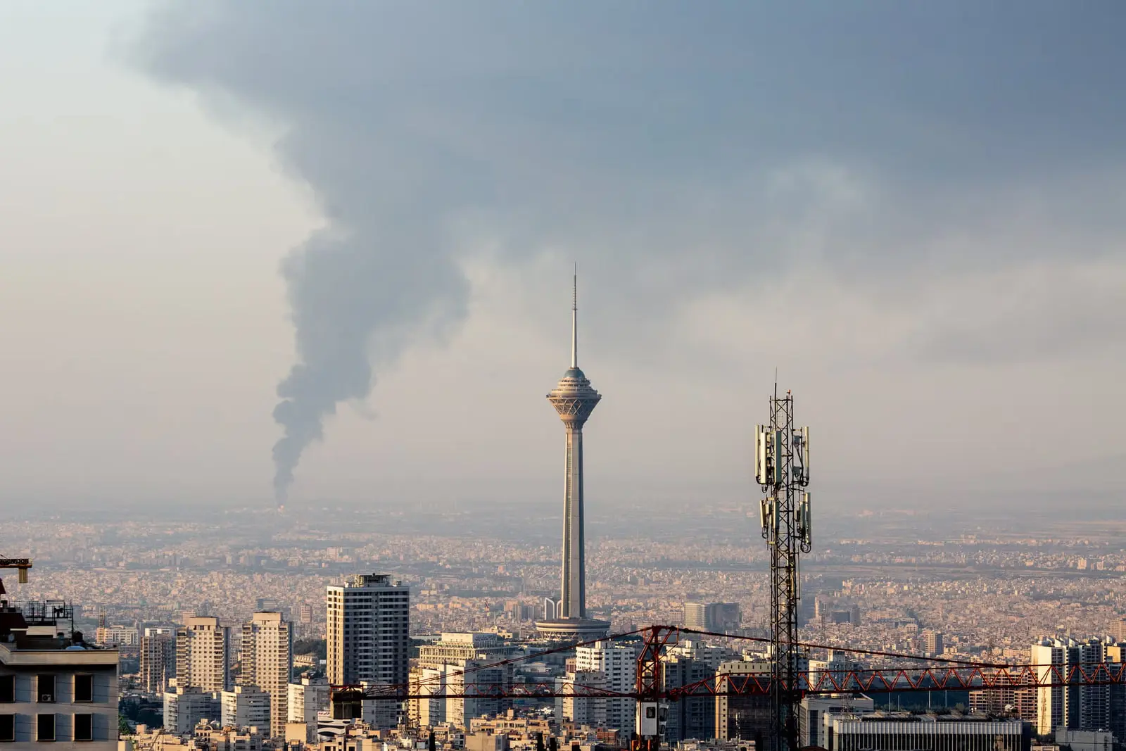 اقتصاد ایران در آستانه سنگینترین سقوط ۴۰ ساله – زومان
